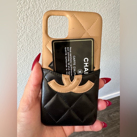 CHANEL iPhone 11 Pro Max case - Picture 2 of 4